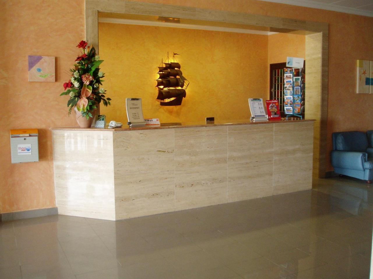 Hotel Fragata Calella Buitenkant foto